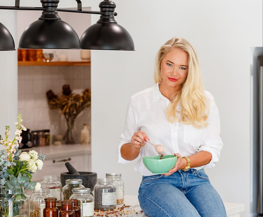 Sariq va qora yigit bilan jinsiy aloqani tomosha qiling Qora erkak bilan armiyada porno